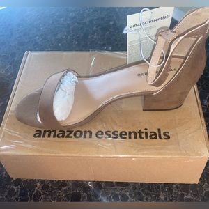 NWT Women’s Block Heel Suede Sandals w/ Ankle Strap, Brown, Sz 11